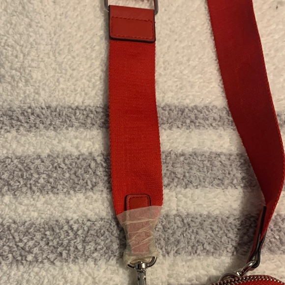 Guess Red Belt Bag - Picture 4 of 6